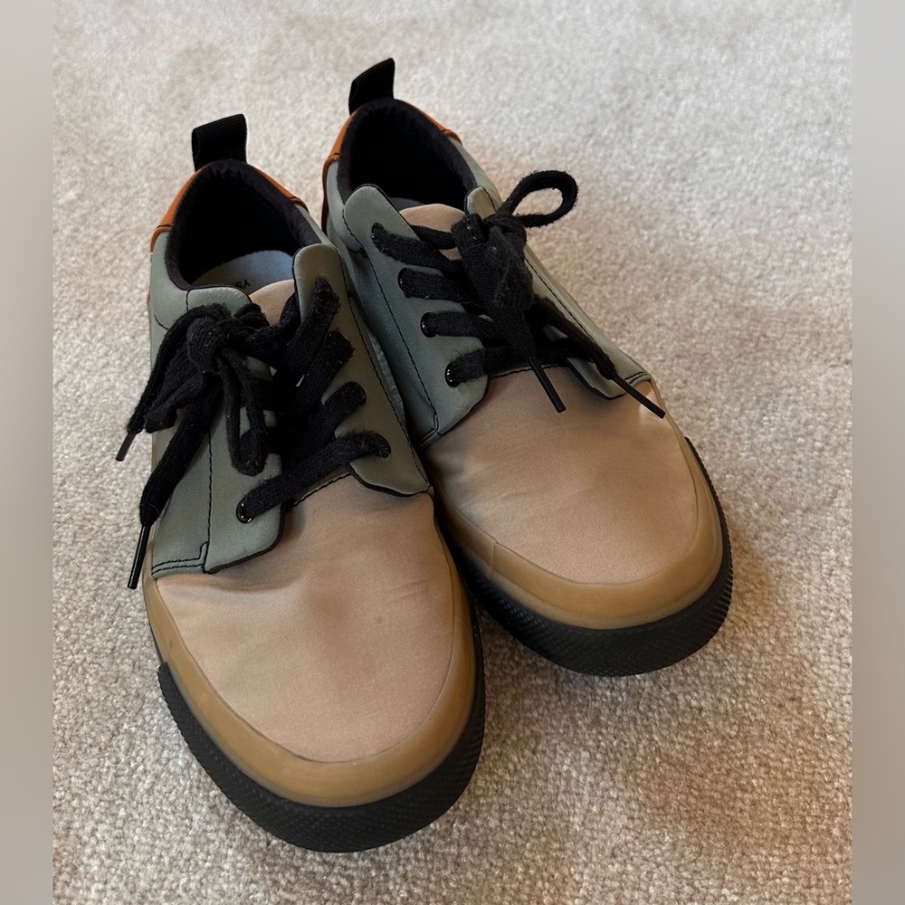 TOMS Lace-Up Shoe Size 5 - Picture 2 of 4